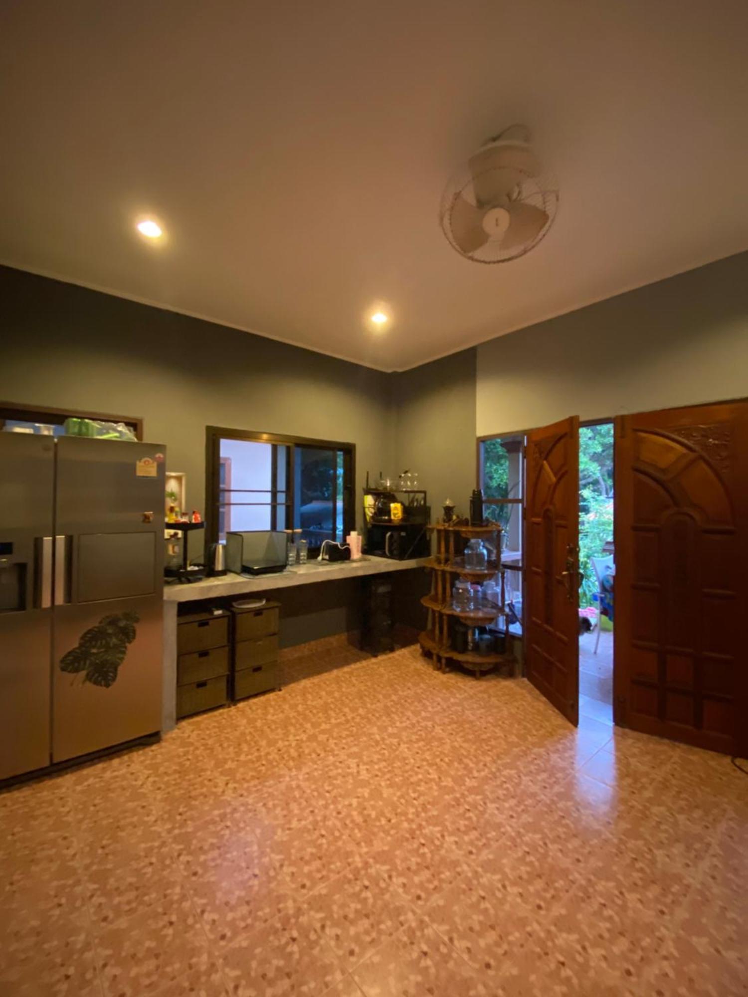 Beachfront Bungalow South Of Phuket Esterno foto