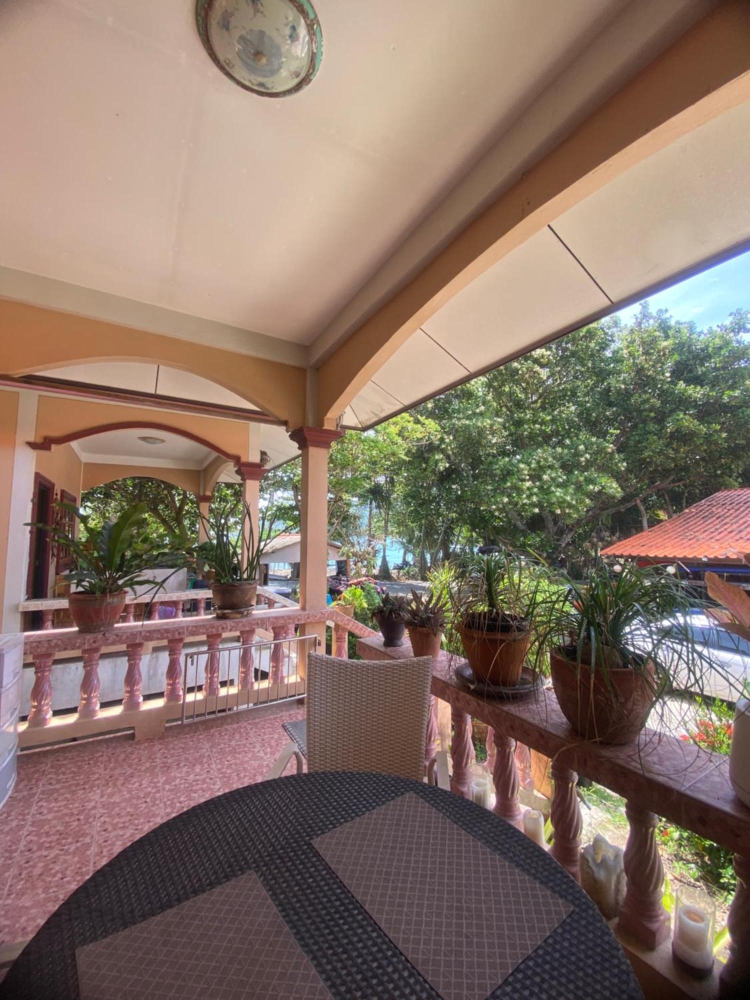 Beachfront Bungalow South Of Phuket Esterno foto